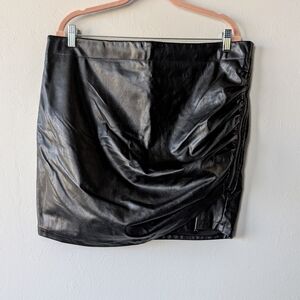 Fashion Nova Black Faux Leather Mini Skirt Side Zip Size 1X